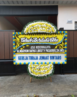 Papan Bunga Duka di Mangoli Utara Timur